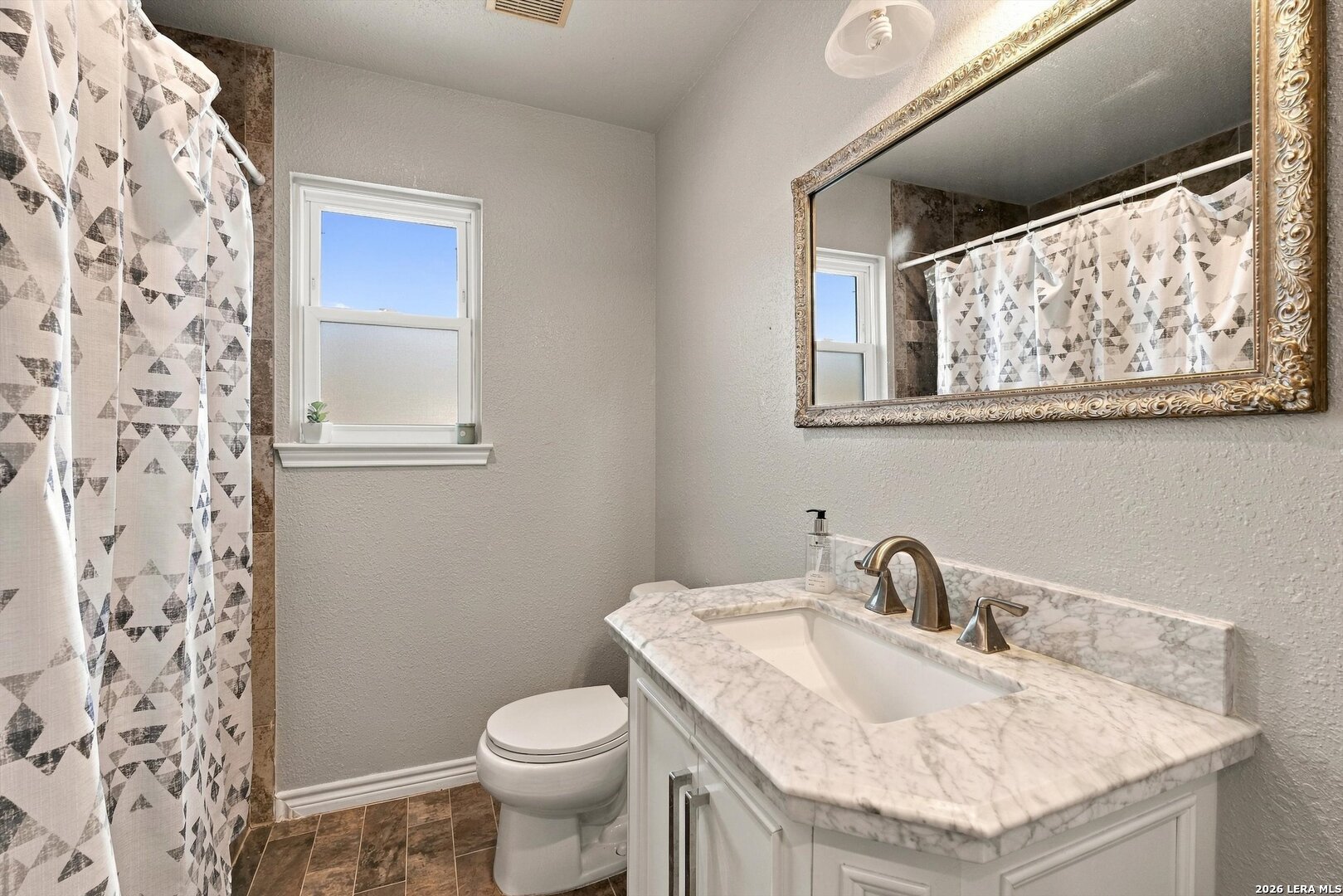 7318 CHENAL PT, San Antonio, TX 78240