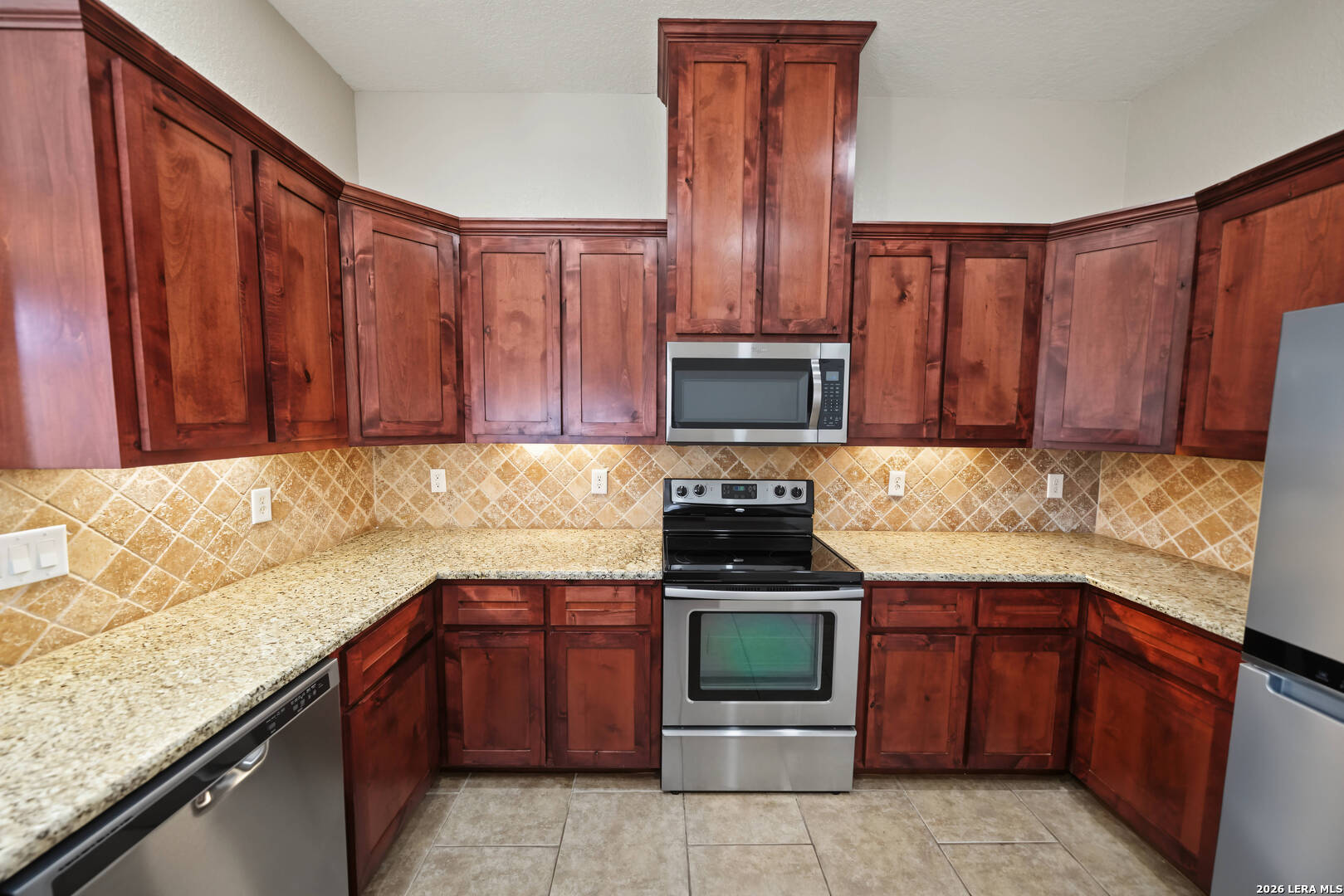 15513 DELL LN, Selma, TX 78154