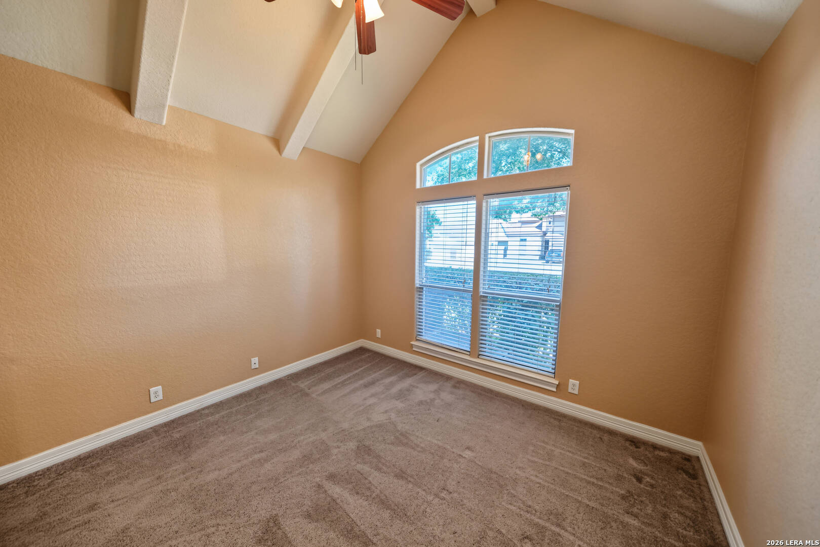 15513 DELL LN, Selma, TX 78154