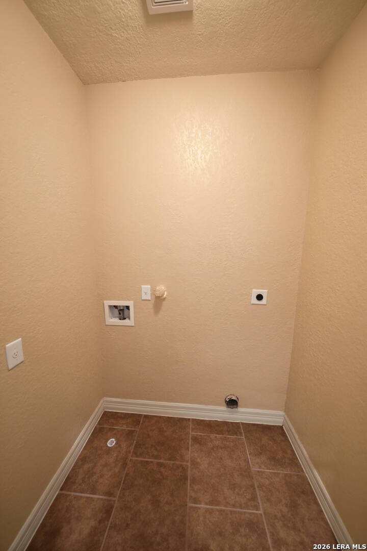 15513 DELL LN, Selma, TX 78154
