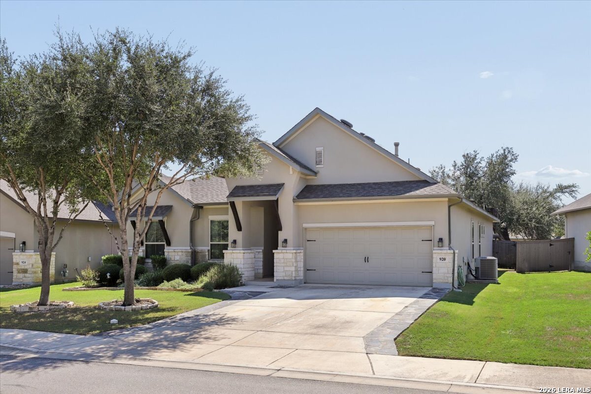 Property photo for 920 Carriage Loop, New Braunfels, TX