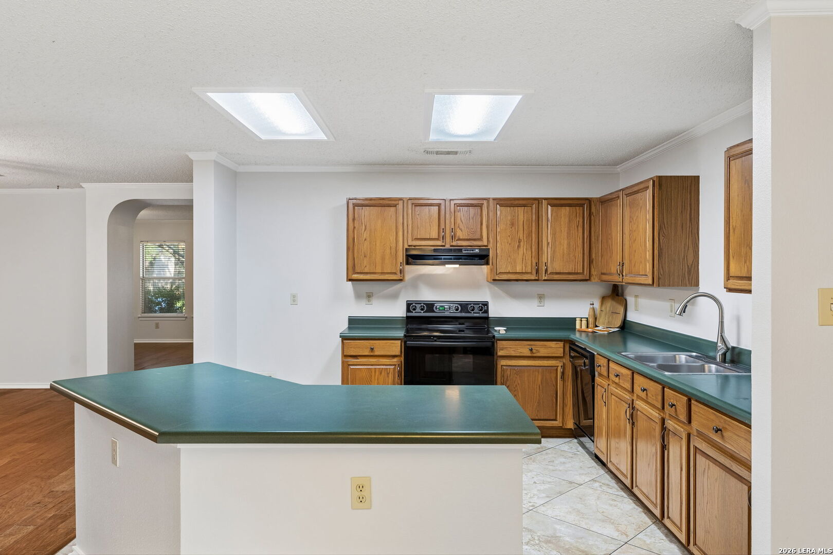 240 SAMANTHA DR, Schertz, TX 78154