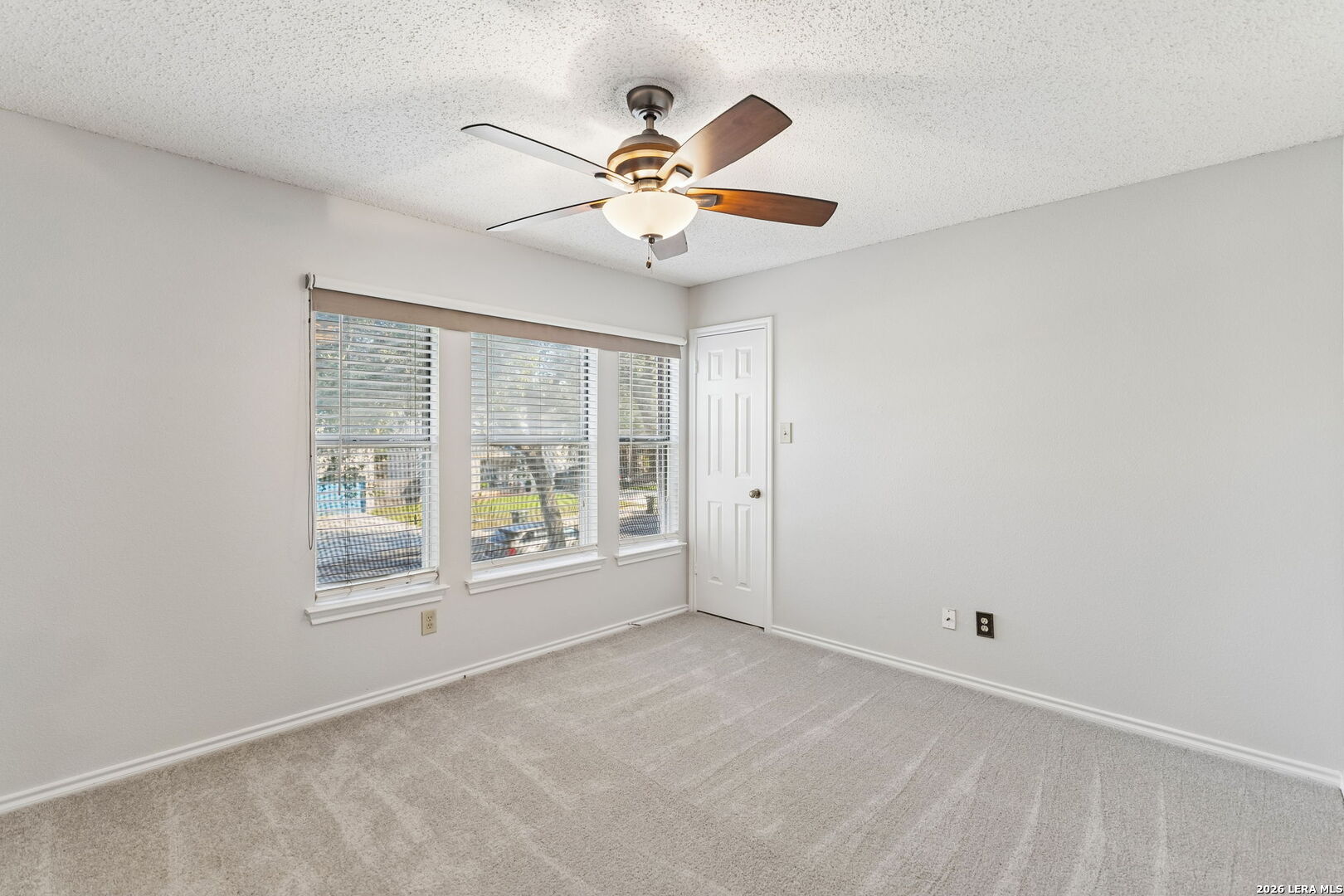 240 SAMANTHA DR, Schertz, TX 78154