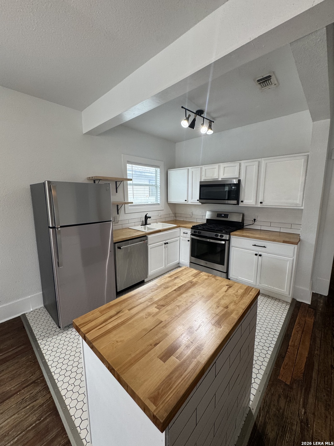 1323 BURNET ST, San Antonio, TX 78202