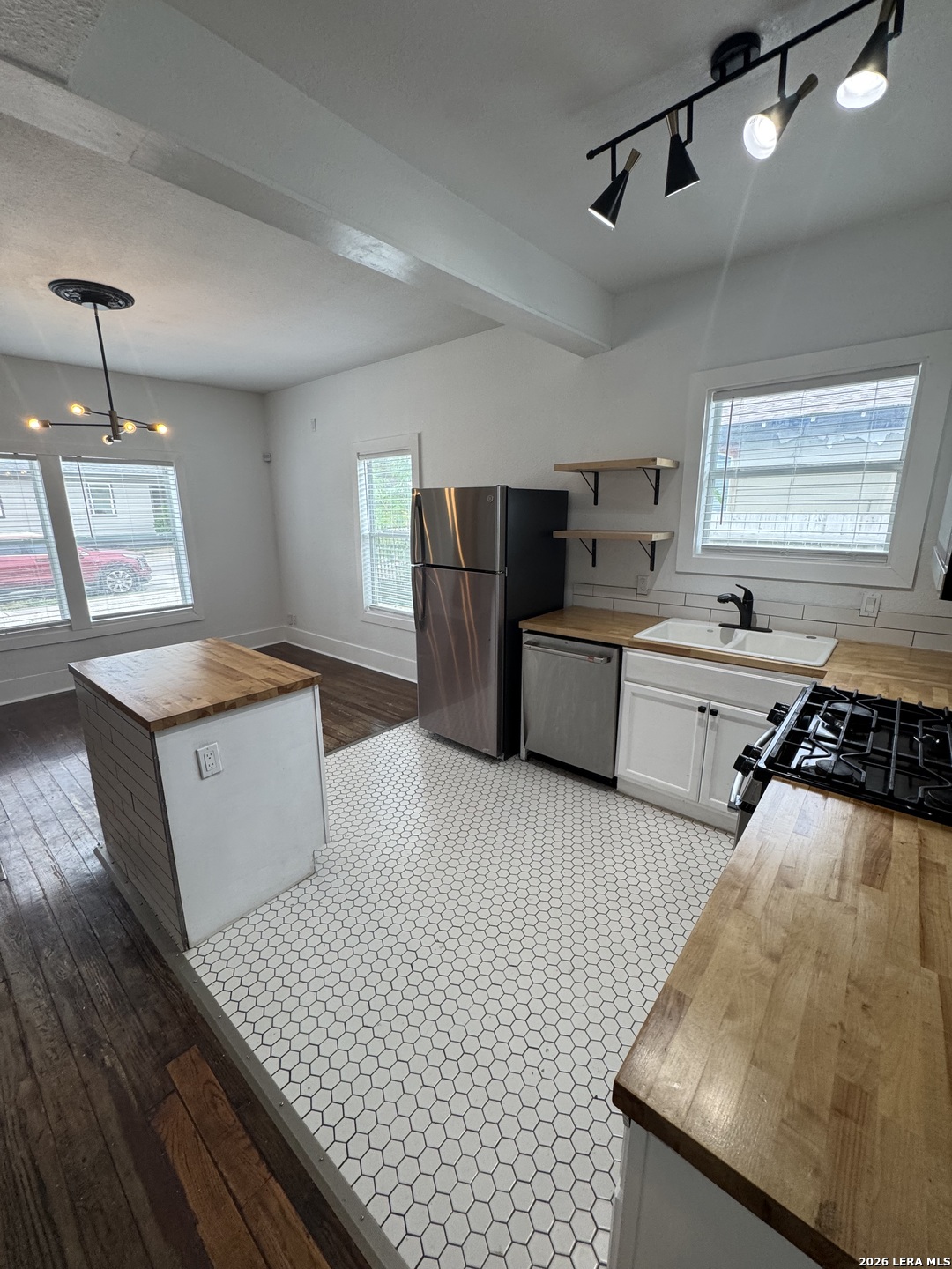 1323 BURNET ST, San Antonio, TX 78202