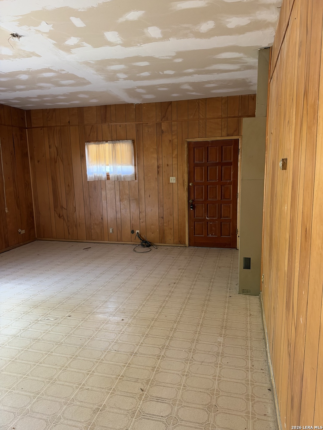 Photo 4 of Single family home for sale at 1215 Virginia Blvd, San Antonio, TX 78203 | MLS# 2022492 | Listing updated on 2026-10-09