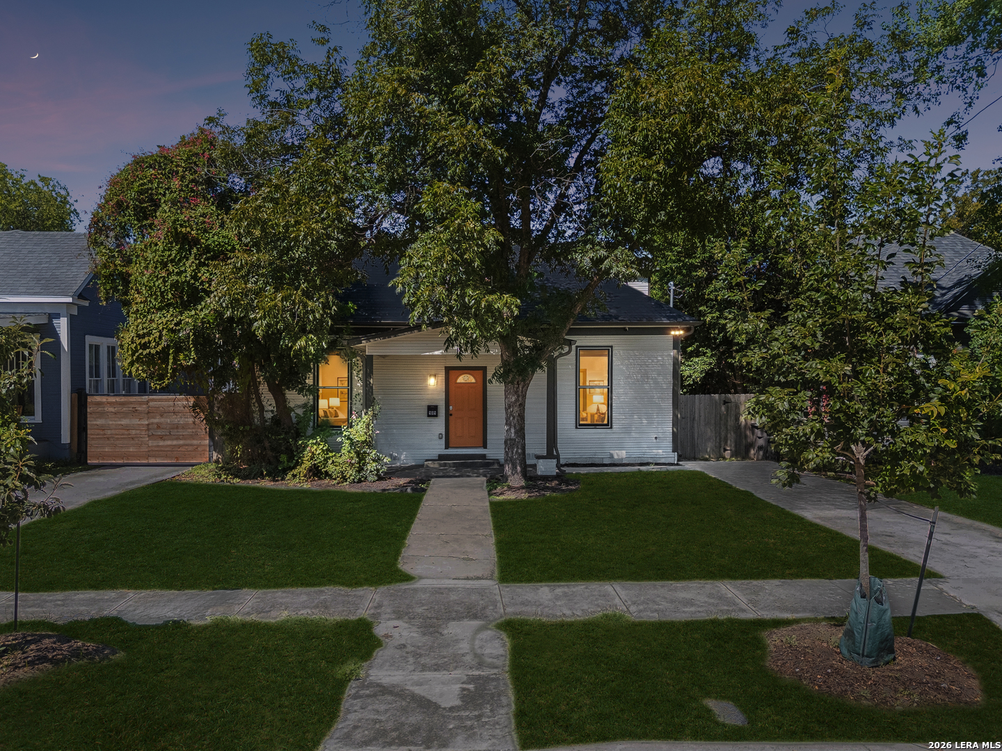 Property photo for 909 HAYS ST, San Antonio, TX