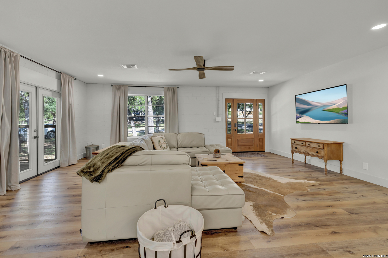 767 VALLEY OAKS DR, Canyon Lake, TX 78133