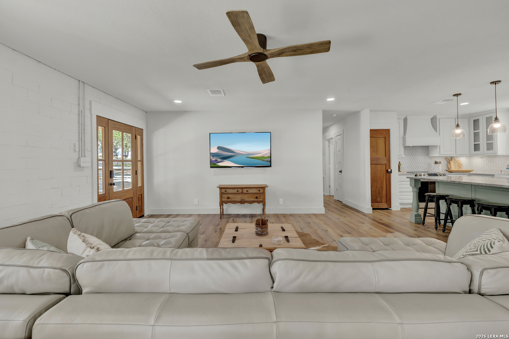 767 VALLEY OAKS DR, Canyon Lake, TX 78133