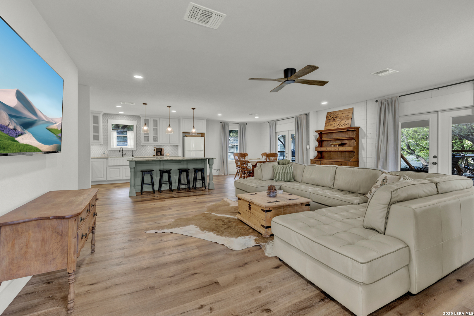 767 VALLEY OAKS DR, Canyon Lake, TX 78133
