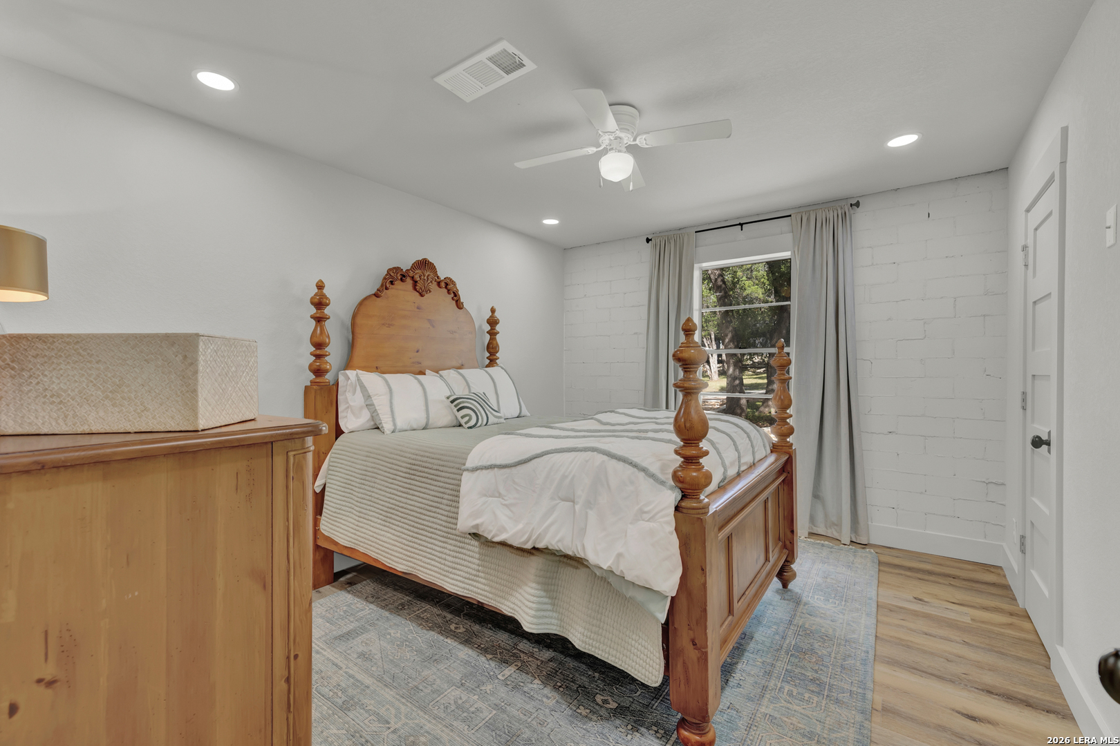 767 VALLEY OAKS DR, Canyon Lake, TX 78133