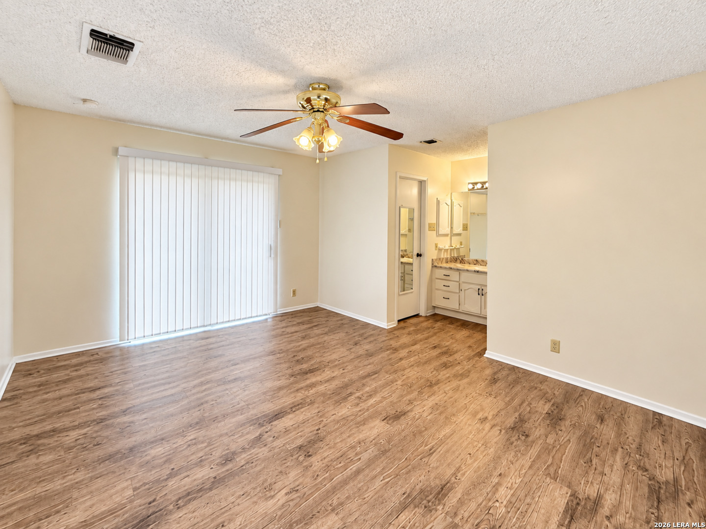 8030 ECHO WIND ST, San Antonio, TX 78250