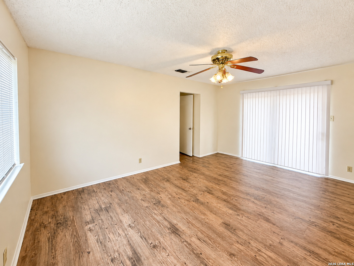 8030 ECHO WIND ST, San Antonio, TX 78250