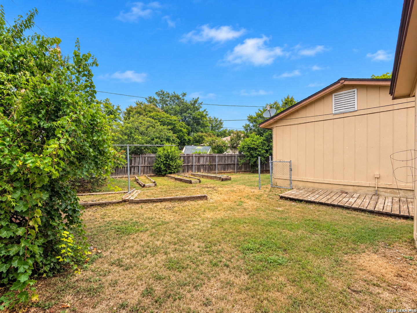 8030 ECHO WIND ST, San Antonio, TX 78250