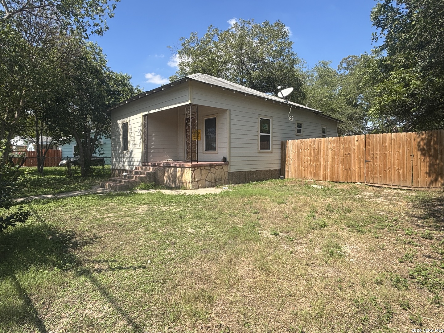 1019 CENTER ST, San Antonio, TX 78202