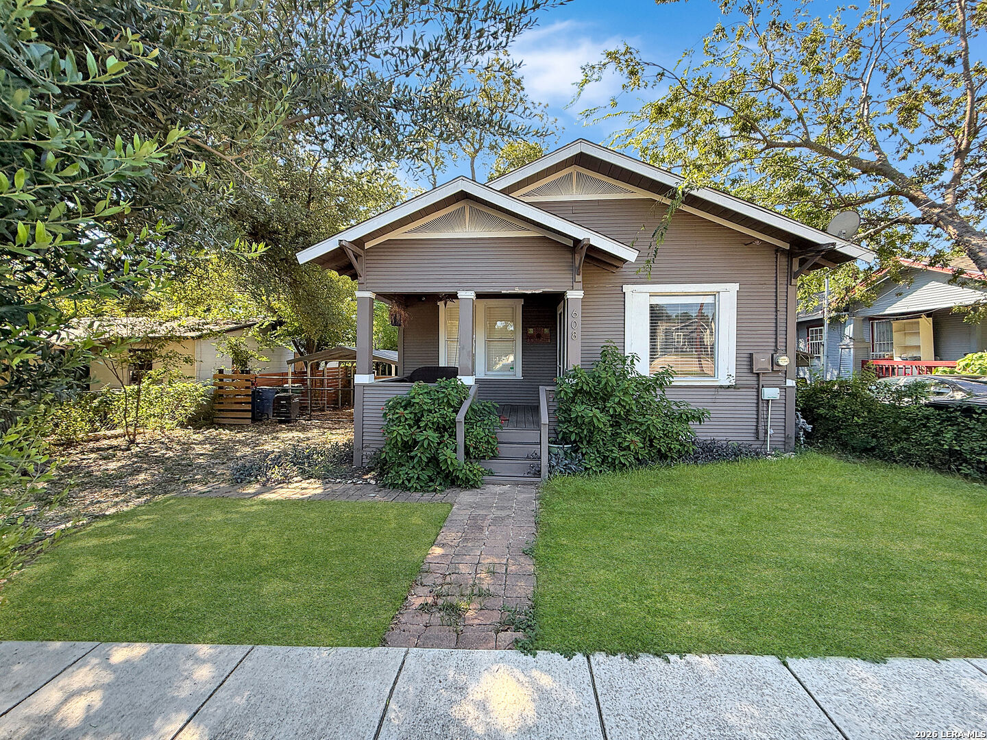 Property photo for 608 E MISTLETOE AVE, San Antonio, TX