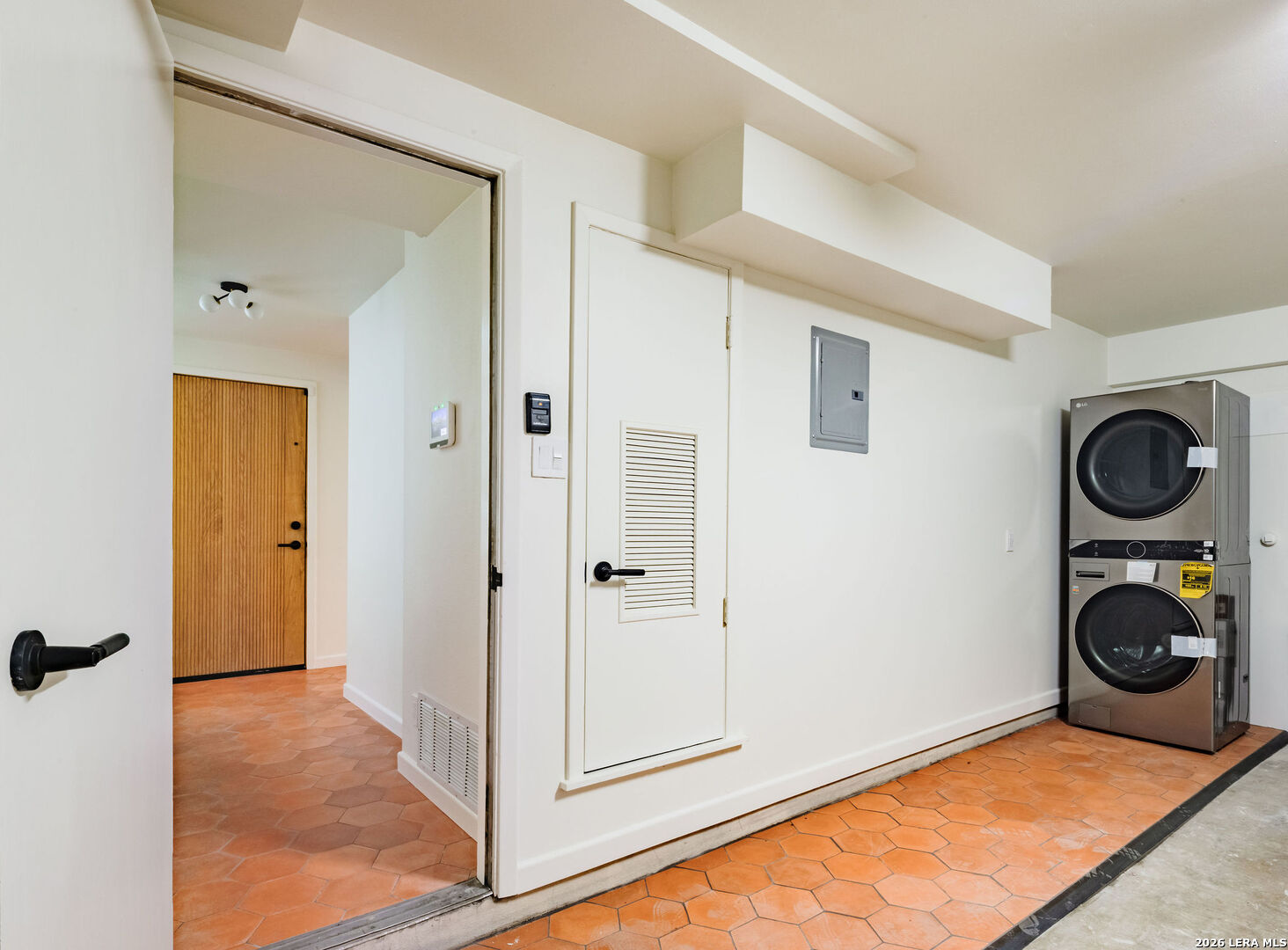 221 Ogden Ln, Alamoheights, TX 78209