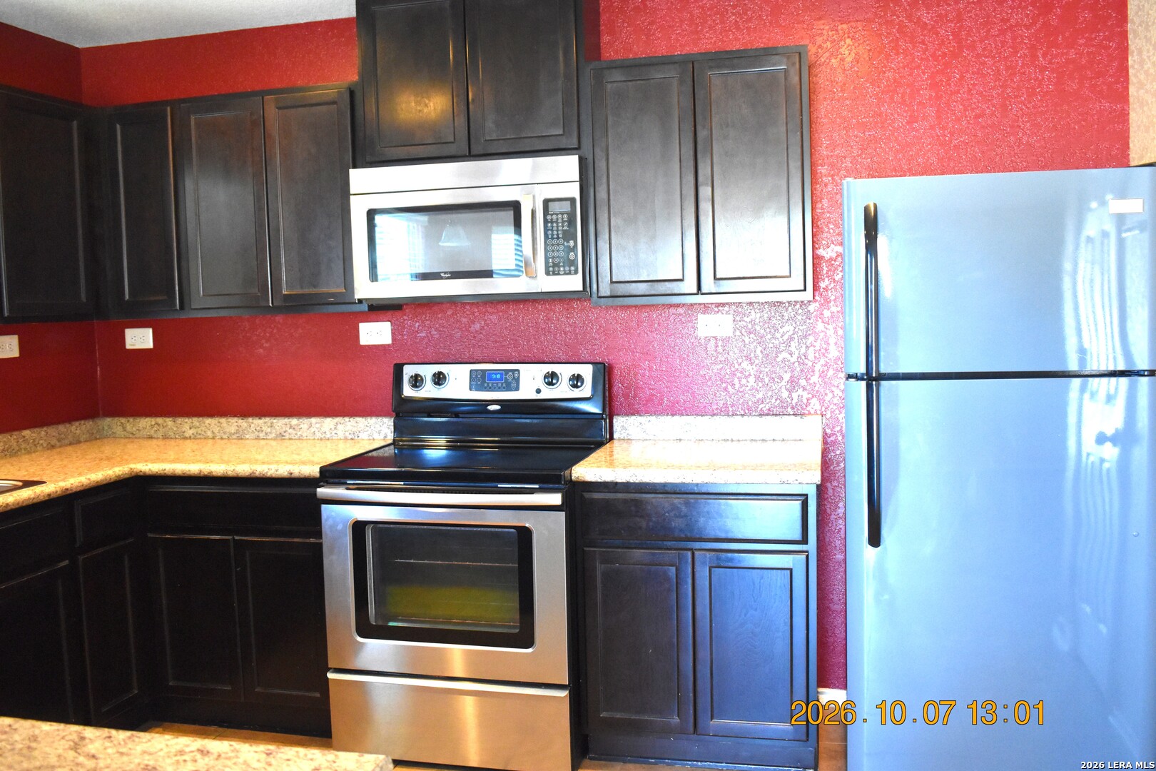Eat-In Kitchen
