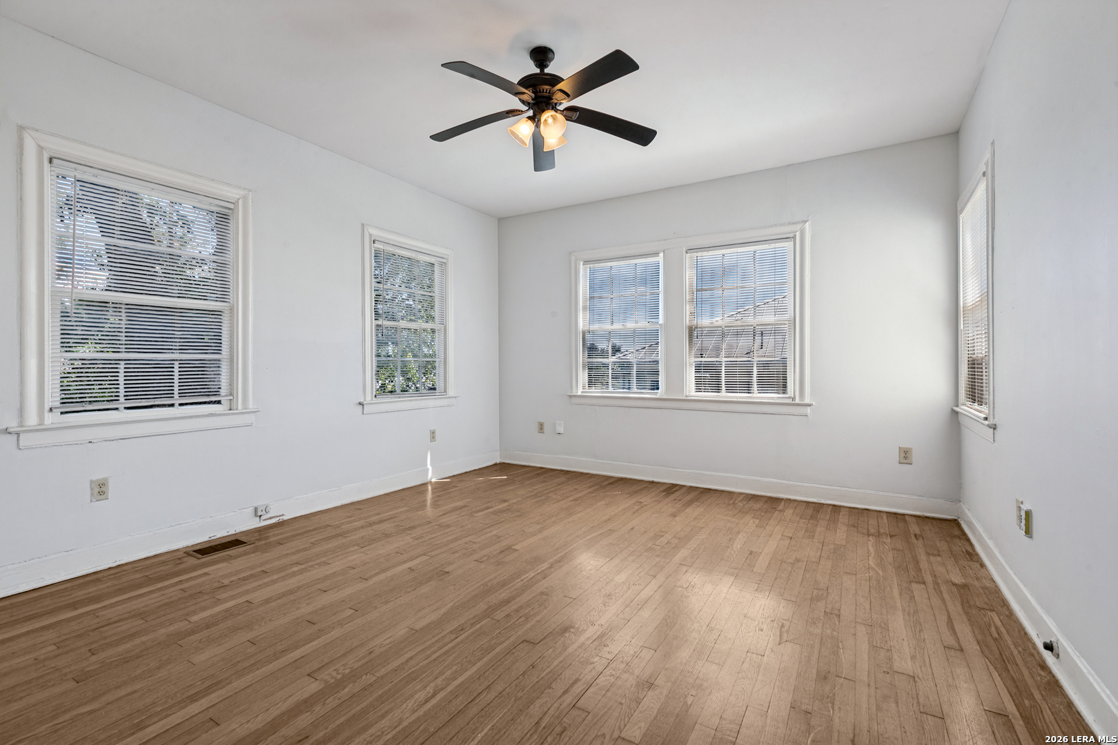 1511 W MISTLETOE AVE, #1, San Antonio, TX 78201