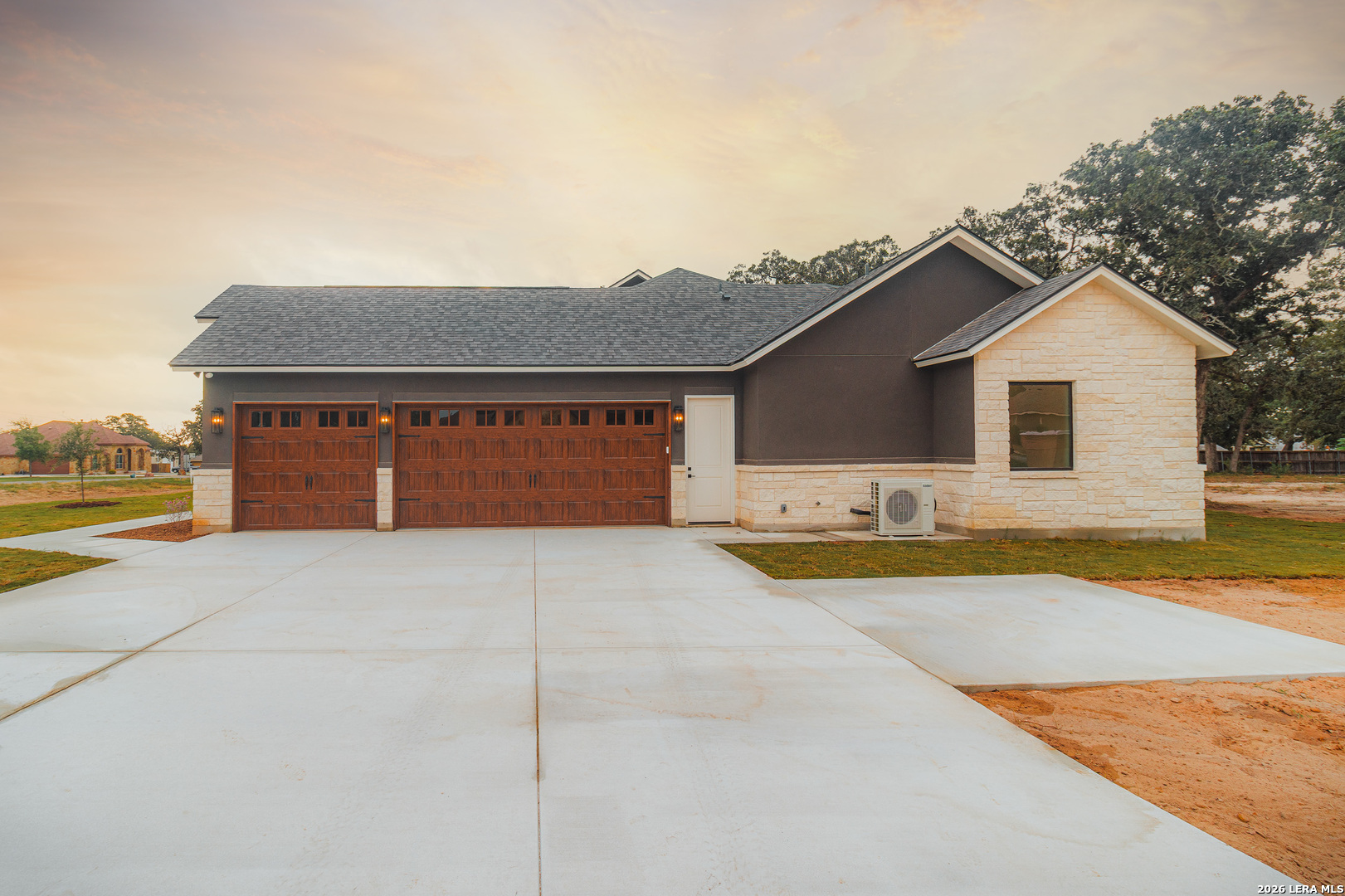 Photo 3 of Sale Pending at 108 Bucks Ln, La Vernia, TX 78121 | MLS# 2022801 | Listing updated on 2026-10-10