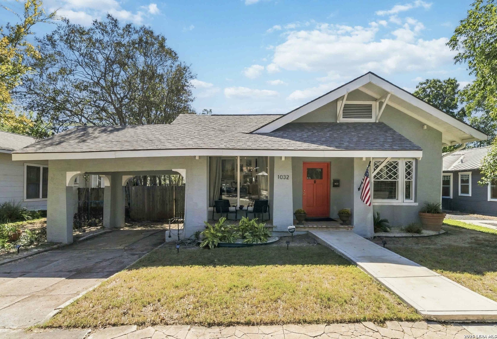 Property photo for 1032 W Craig Pl, San Antonio, TX