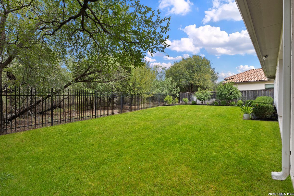 563 TALMADGE LN, Shavano Park, TX 78249