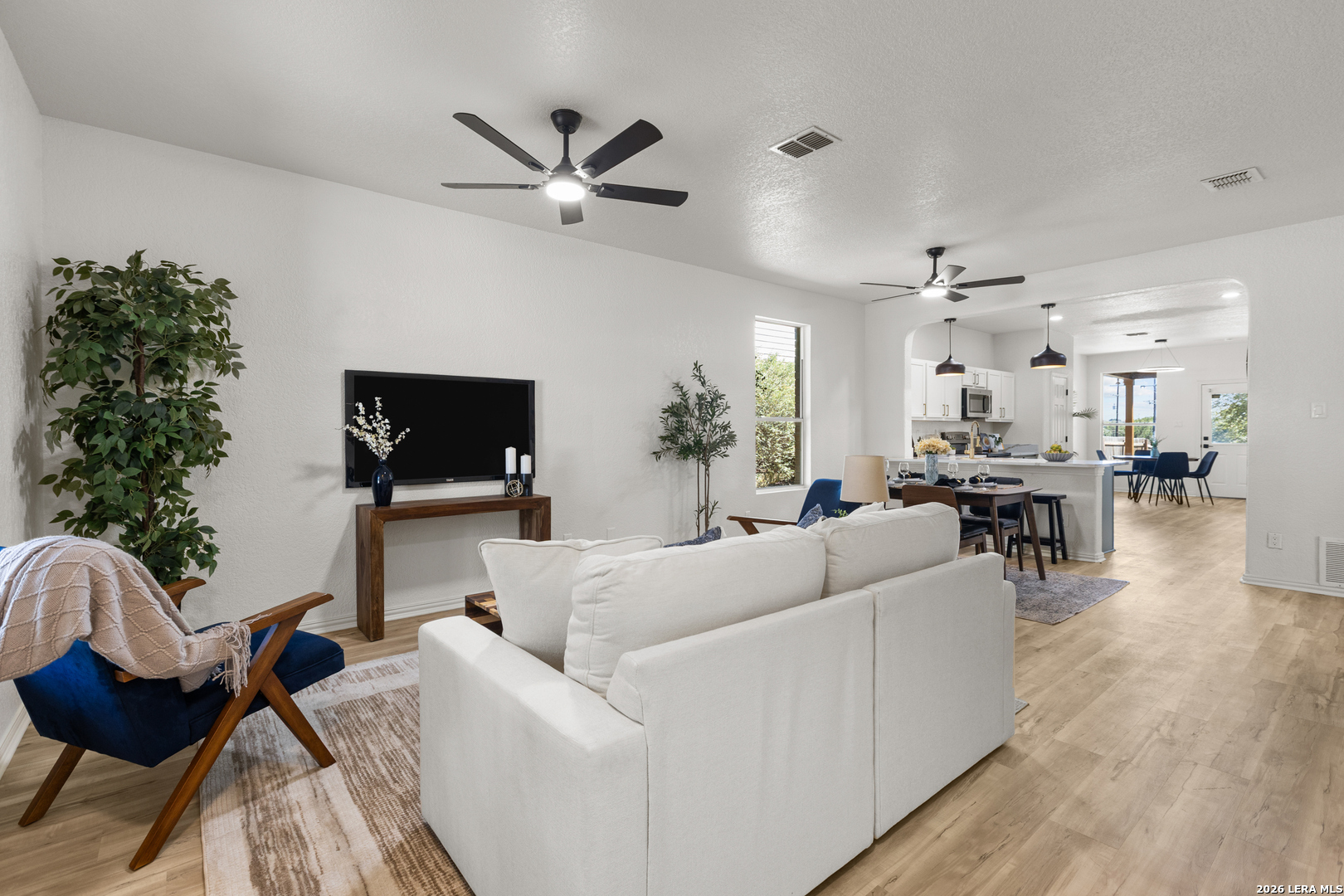 7502 CAMINO MNR, Boerne, TX 78015
