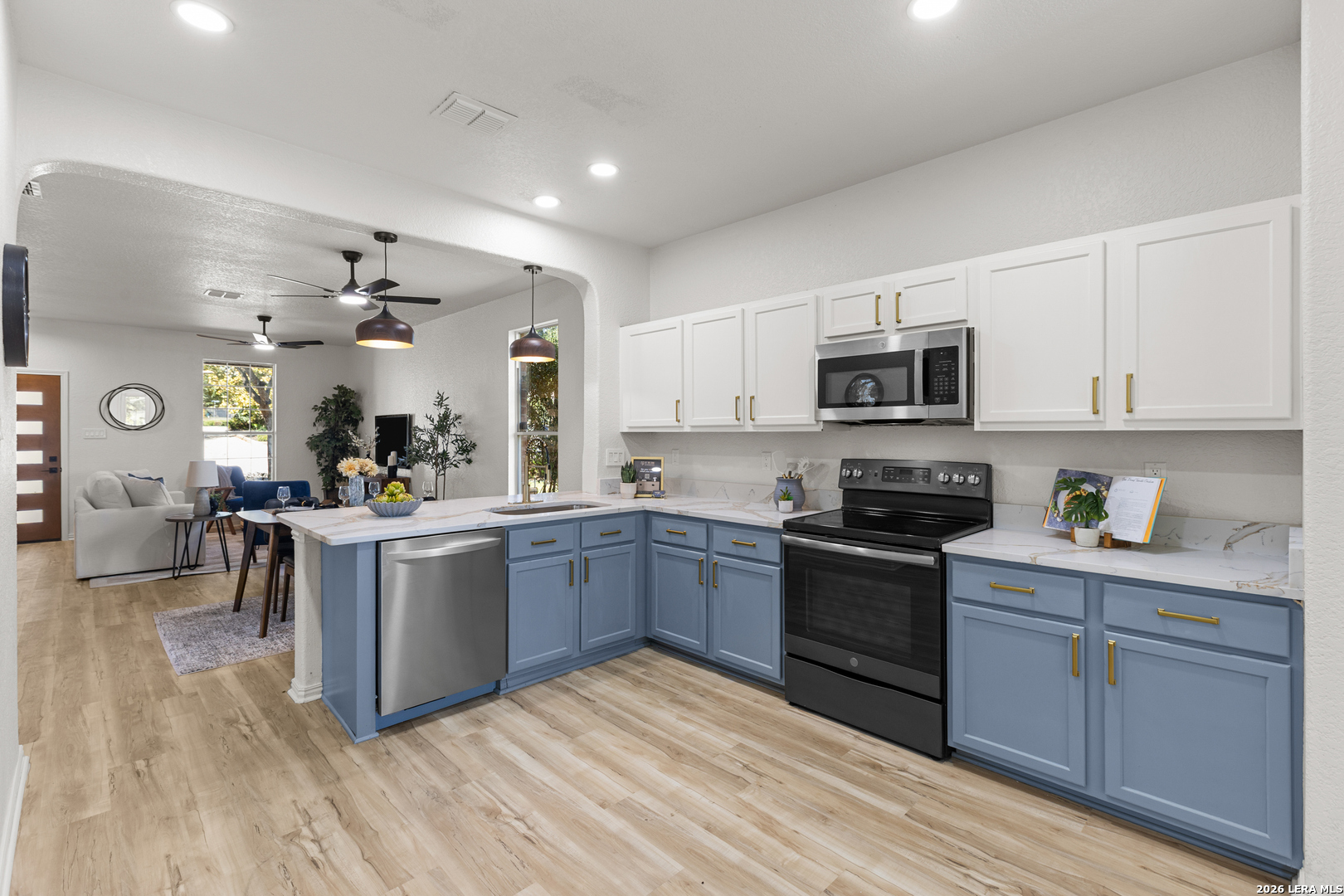7502 CAMINO MNR, Boerne, TX 78015