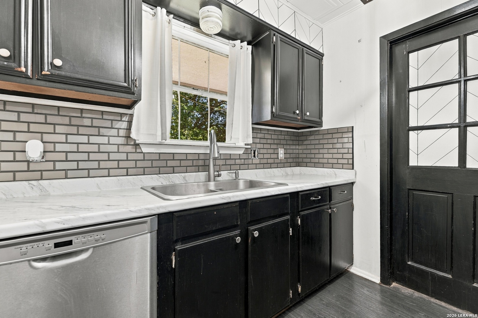 3411 Vinecrest