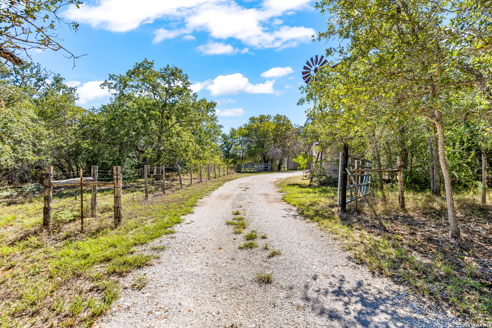 828 County Road 334, Stockdale, TX 78160
