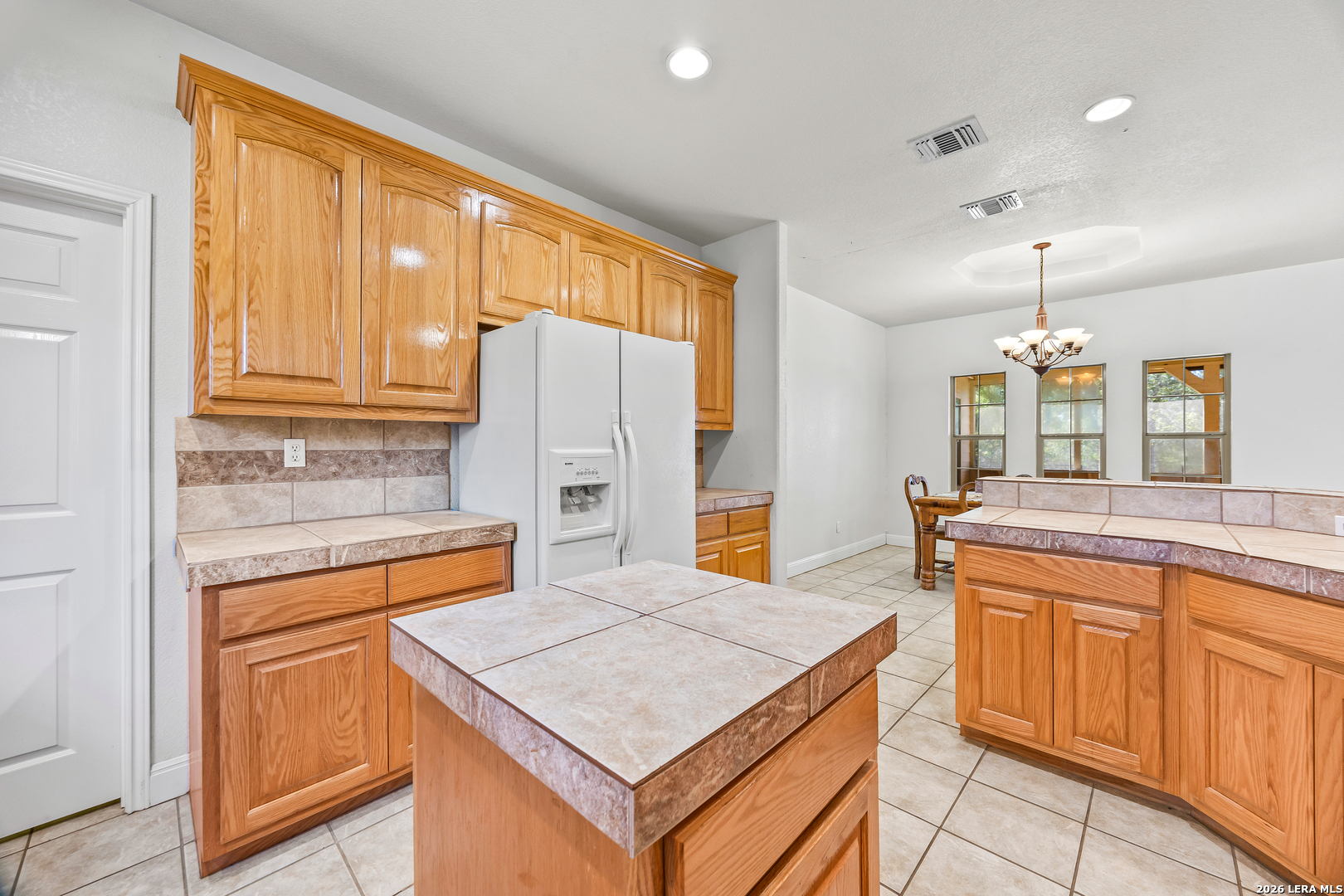 828 County Road 334, Stockdale, TX 78160