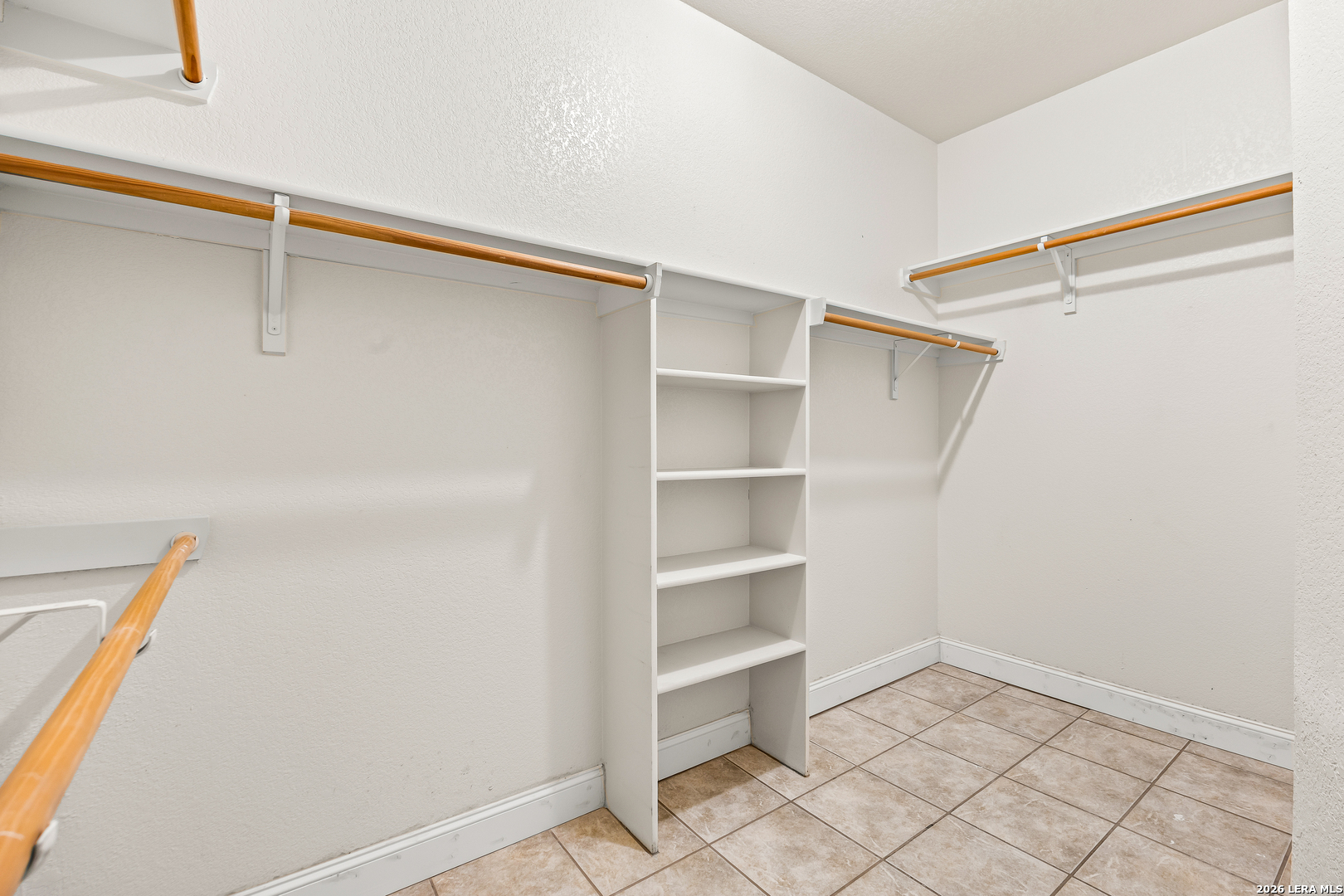 828 County Road 334, Stockdale, TX 78160