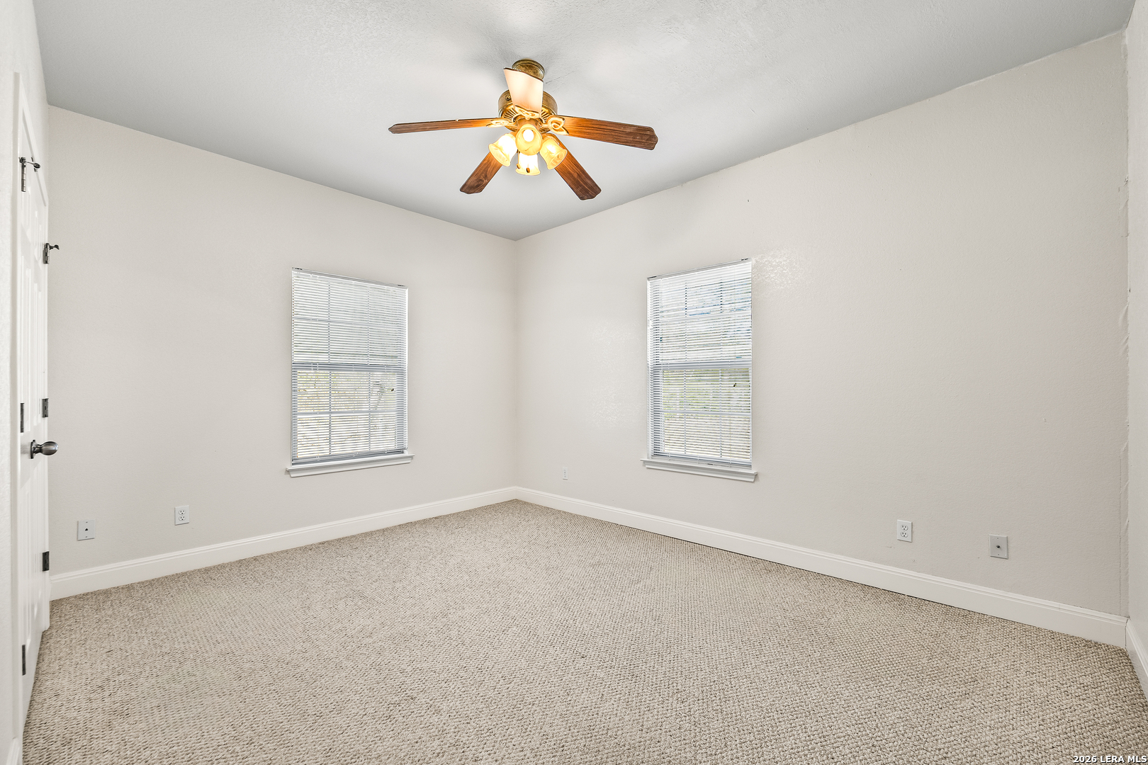 828 County Road 334, Stockdale, TX 78160