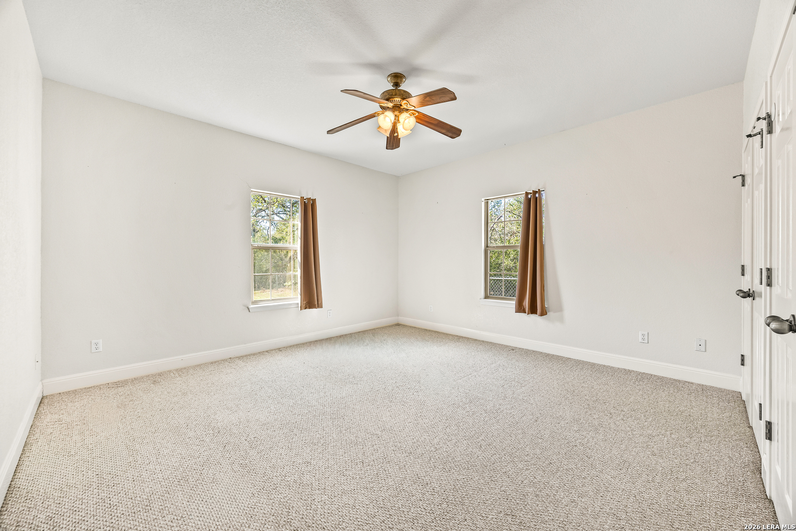 828 County Road 334, Stockdale, TX 78160