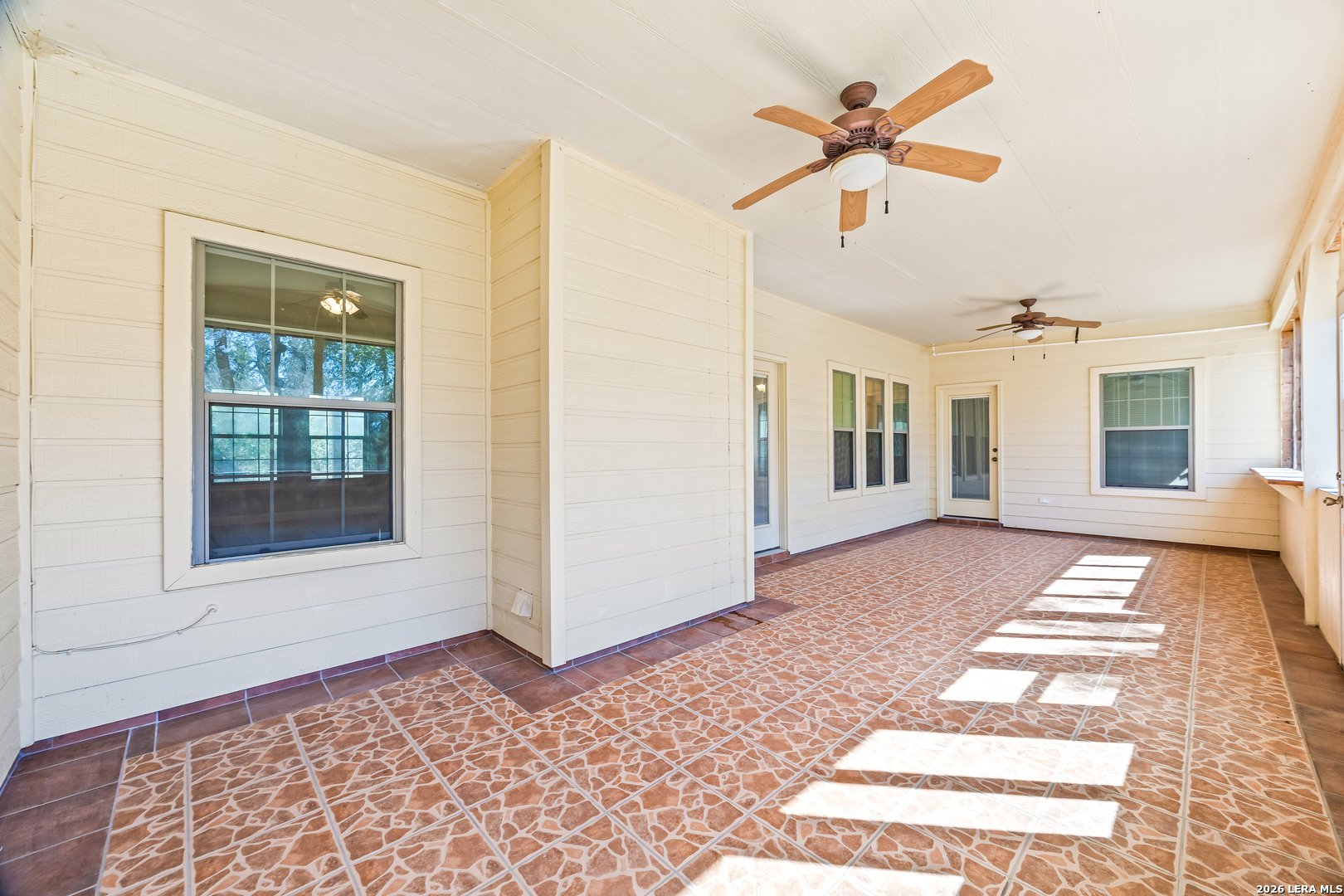 828 County Road 334, Stockdale, TX 78160