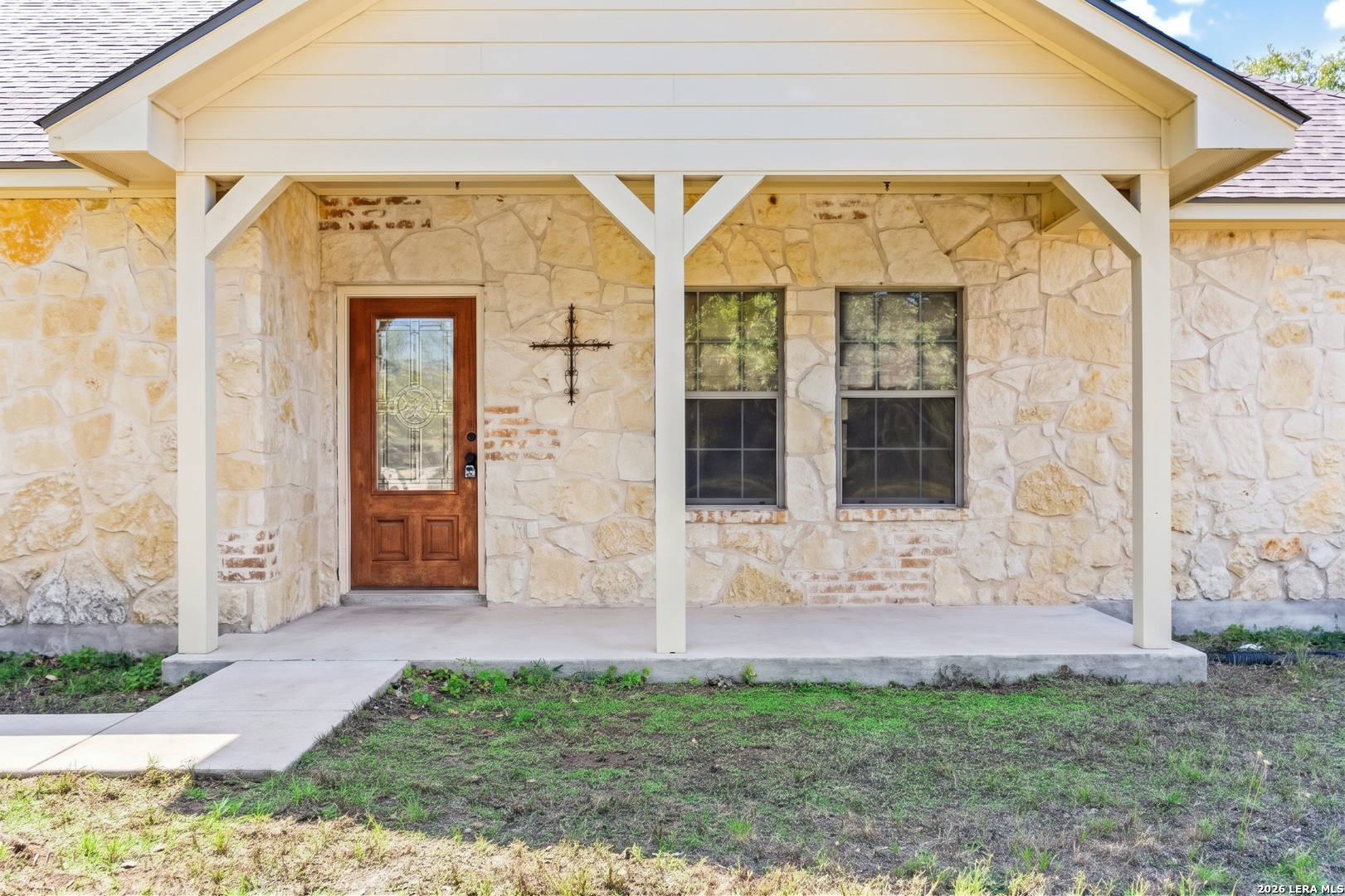 828 County Road 334, Stockdale, TX 78160