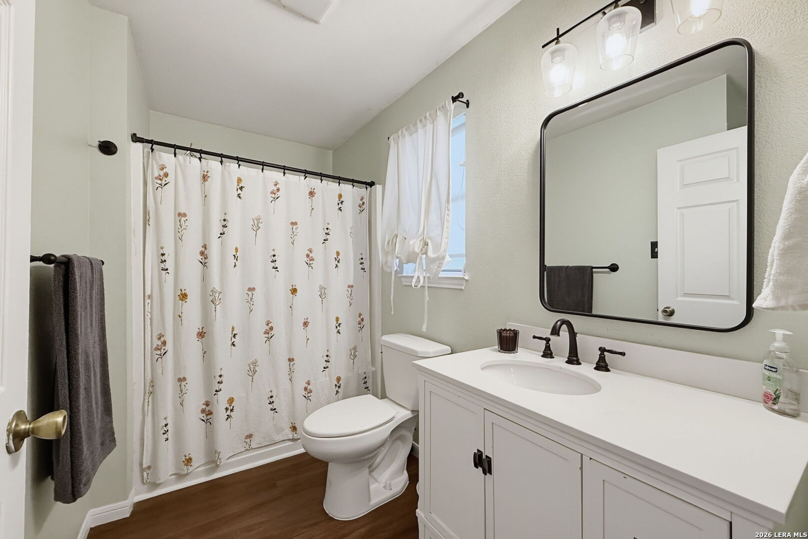 432 Knollwood Circle, Bandera, TX 78003