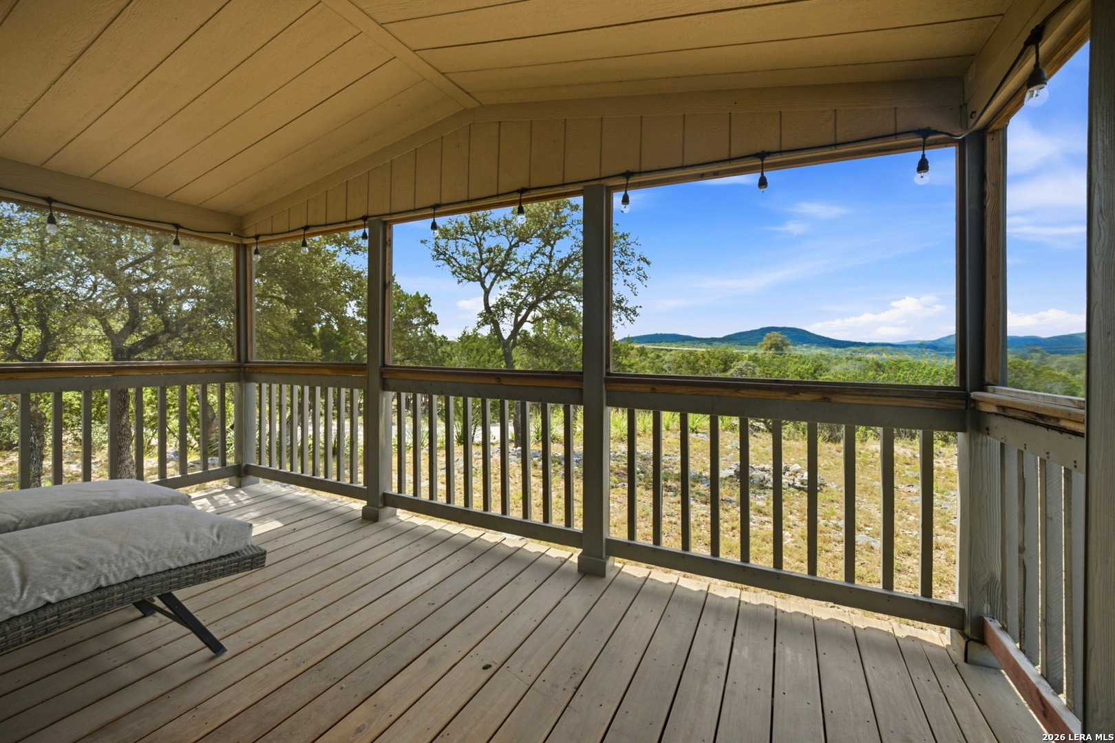 333 SPANISH OAK DR, Bandera, TX 78003