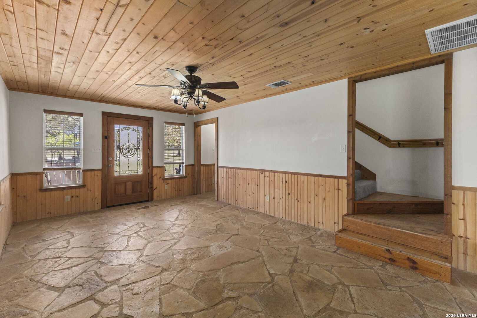 138 Comanche Path, Bandera, TX 78003