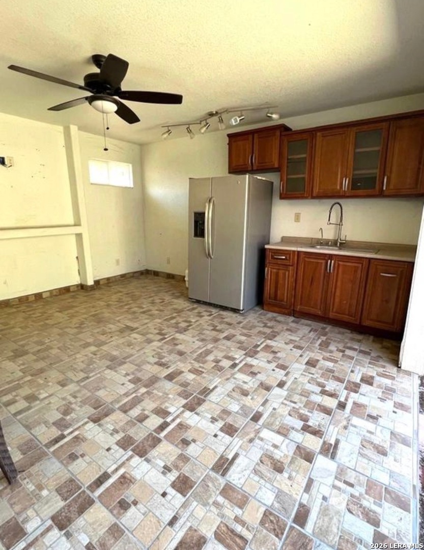 1969 Roberto Manuel Cir, Eagle Pass, TX 78852