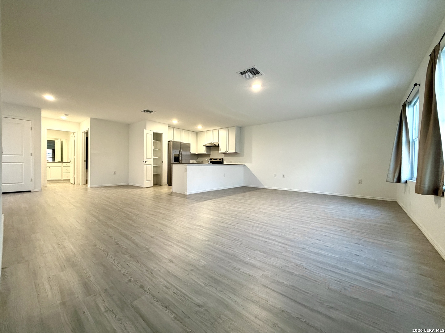 1123 JANZEN RD, San Antonio, TX 78221