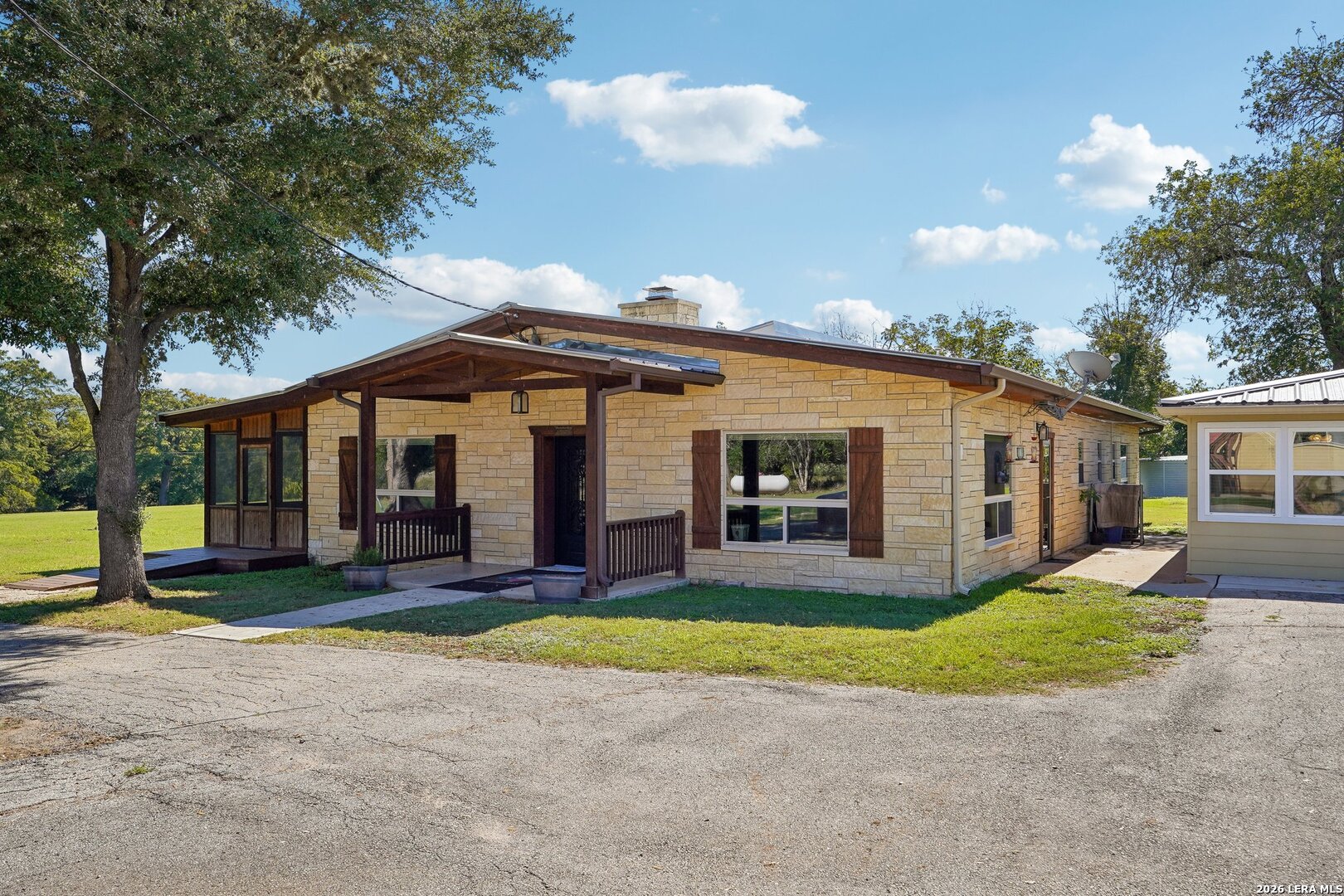 24 Edmiston Ln, Comfort, TX 78013
