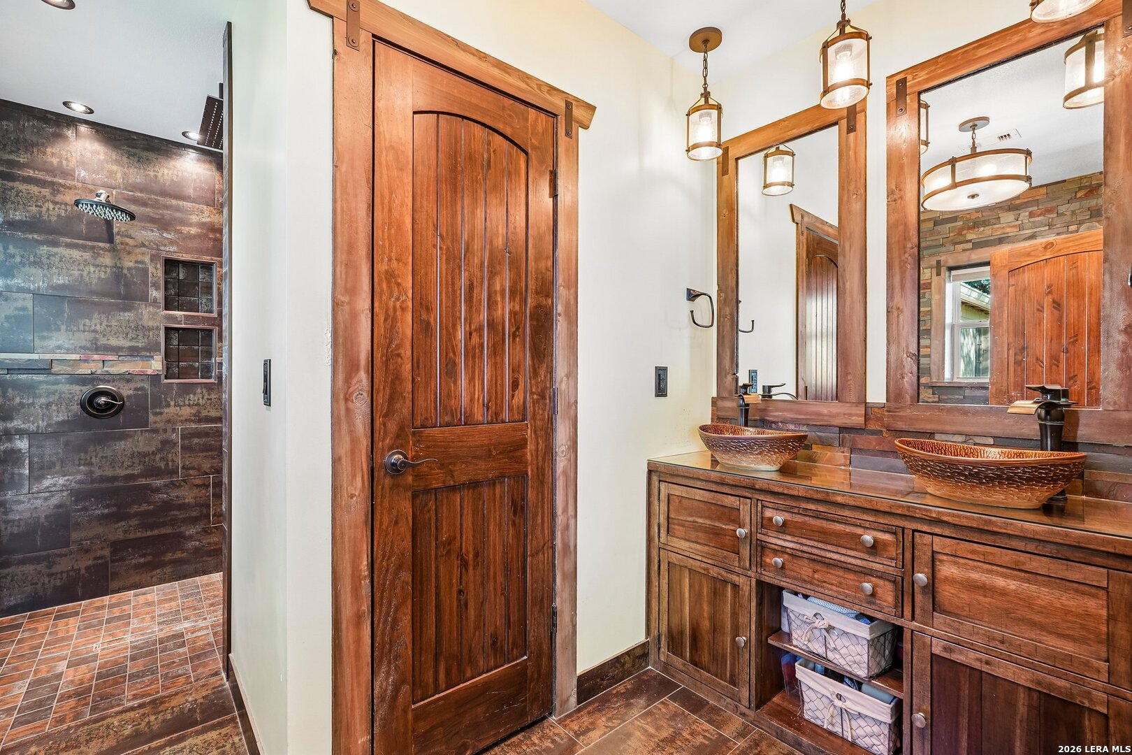 24 Edmiston Ln, Comfort, TX 78013