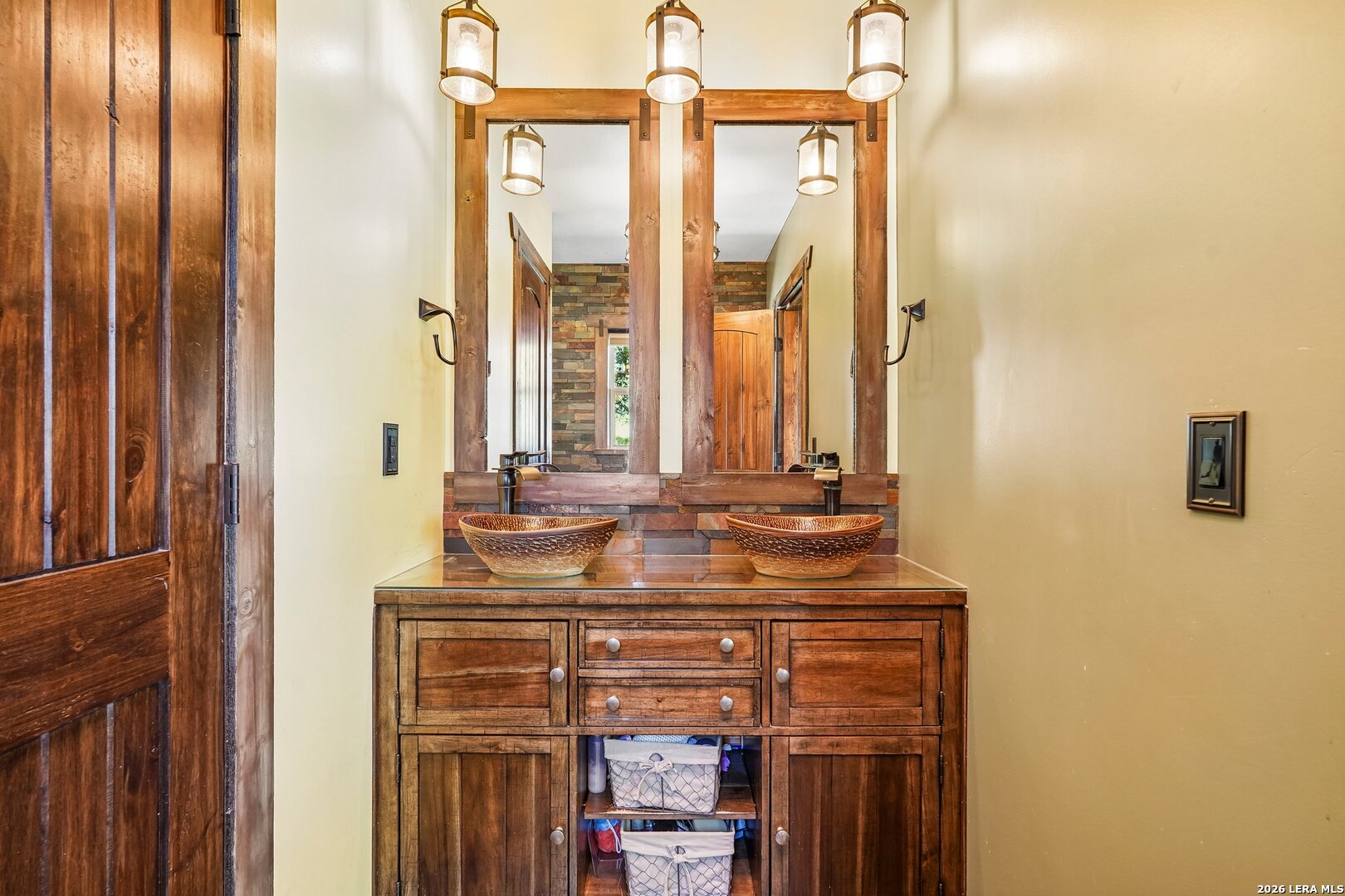 24 Edmiston Ln, Comfort, TX 78013