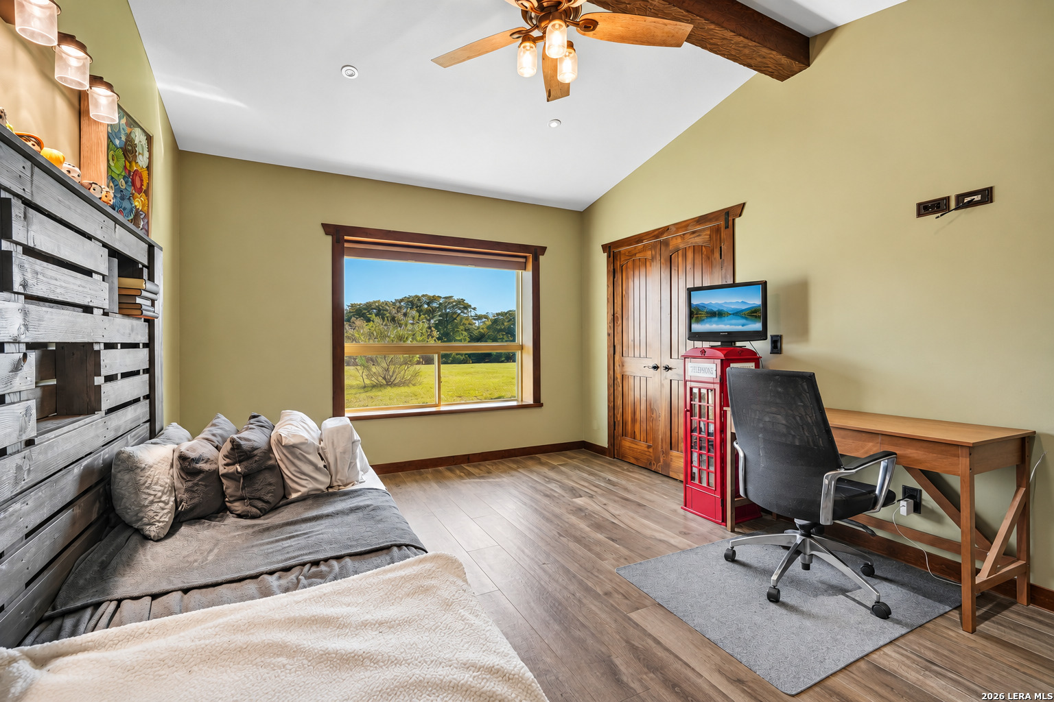 24 Edmiston Ln, Comfort, TX 78013