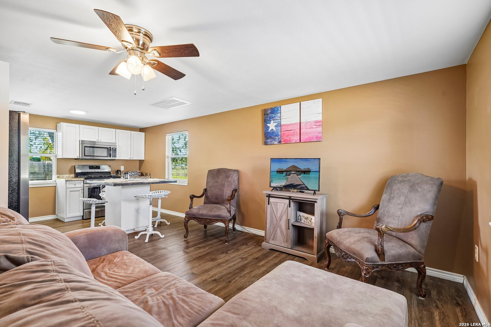 24 Edmiston Ln, Comfort, TX 78013