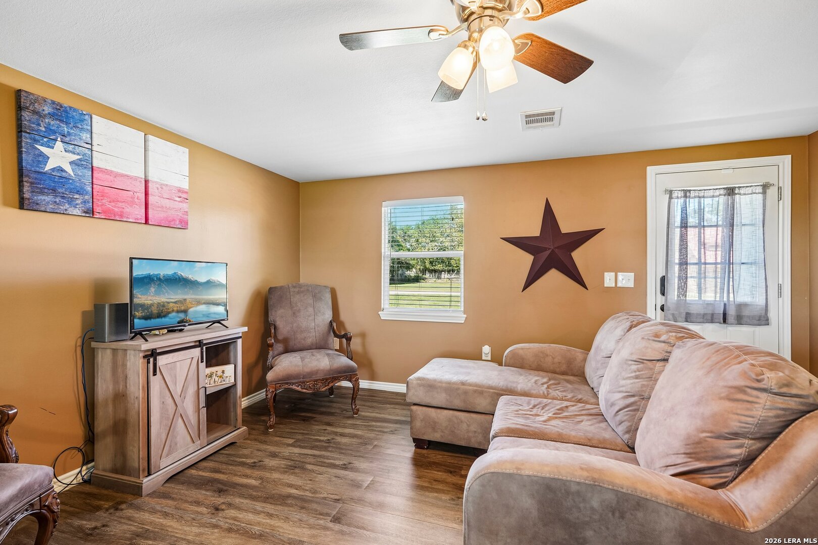 24 Edmiston Ln, Comfort, TX 78013