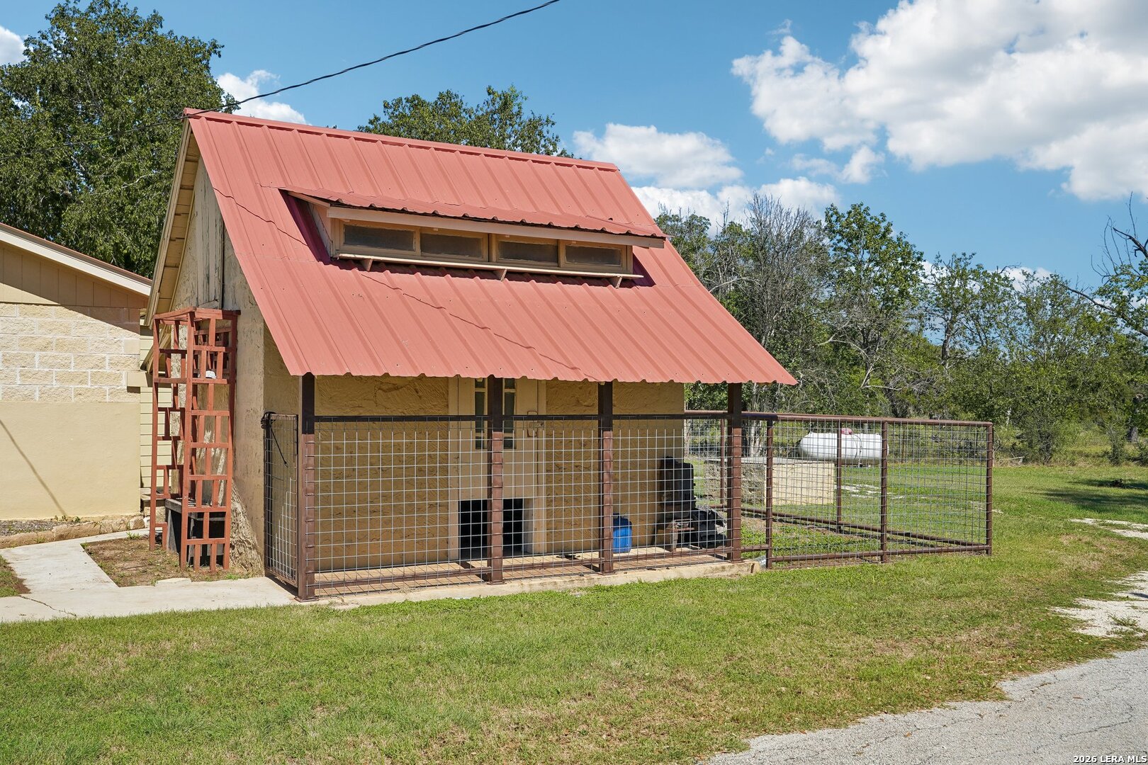 24 Edmiston Ln, Comfort, TX 78013
