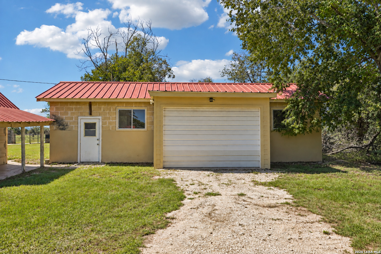 24 Edmiston Ln, Comfort, TX 78013
