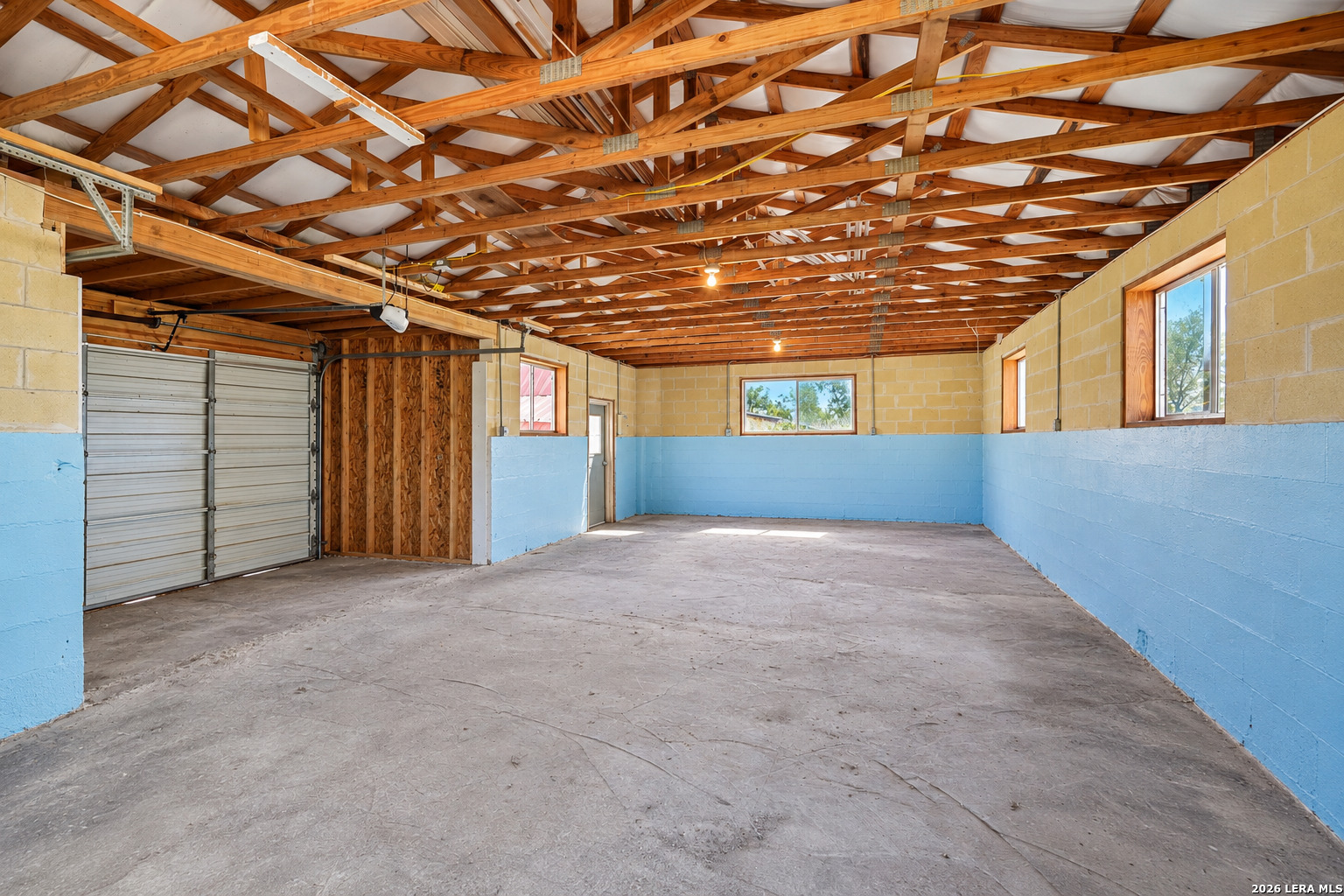 24 Edmiston Ln, Comfort, TX 78013